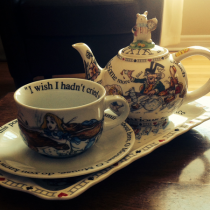 Alice in Wonderland Tea Set
