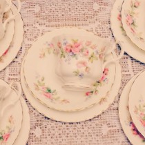 Royal Albert - Moss Rose - Trio - Set of 5 - $100USD